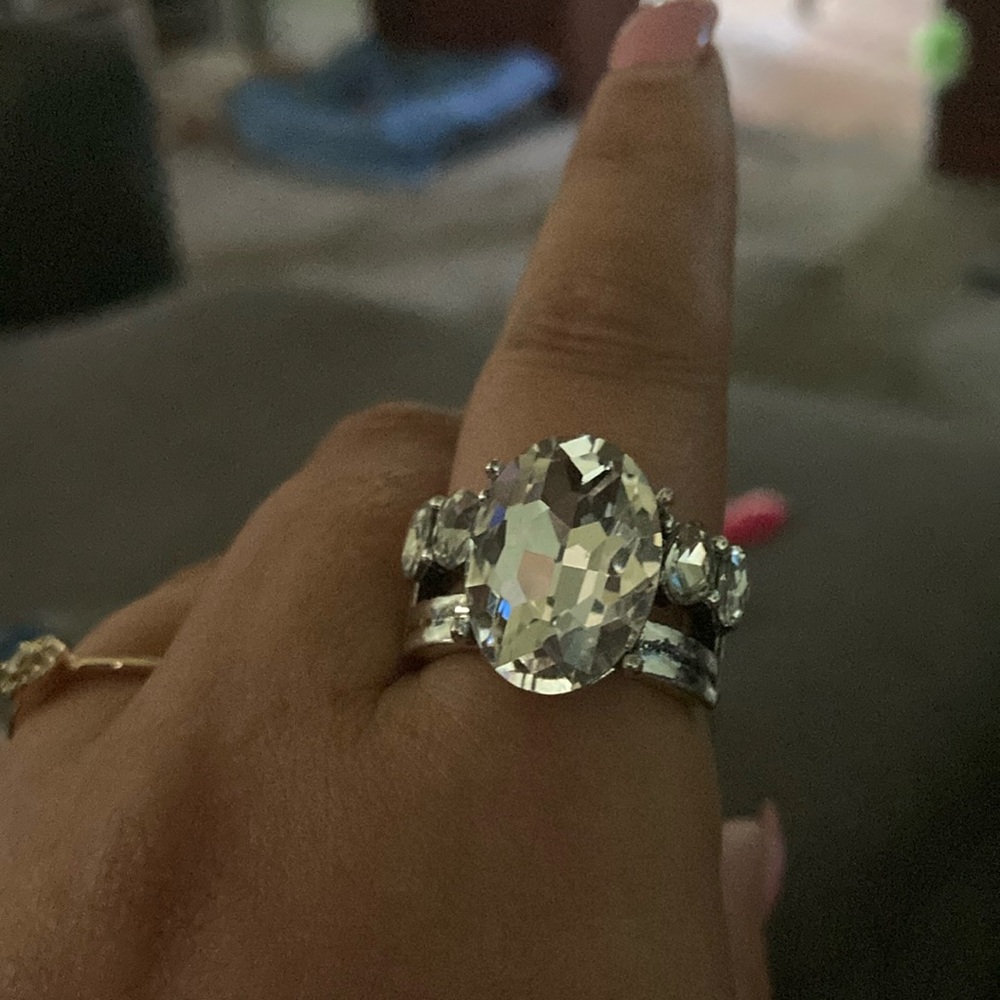 Elegant Silver Crystal Ring